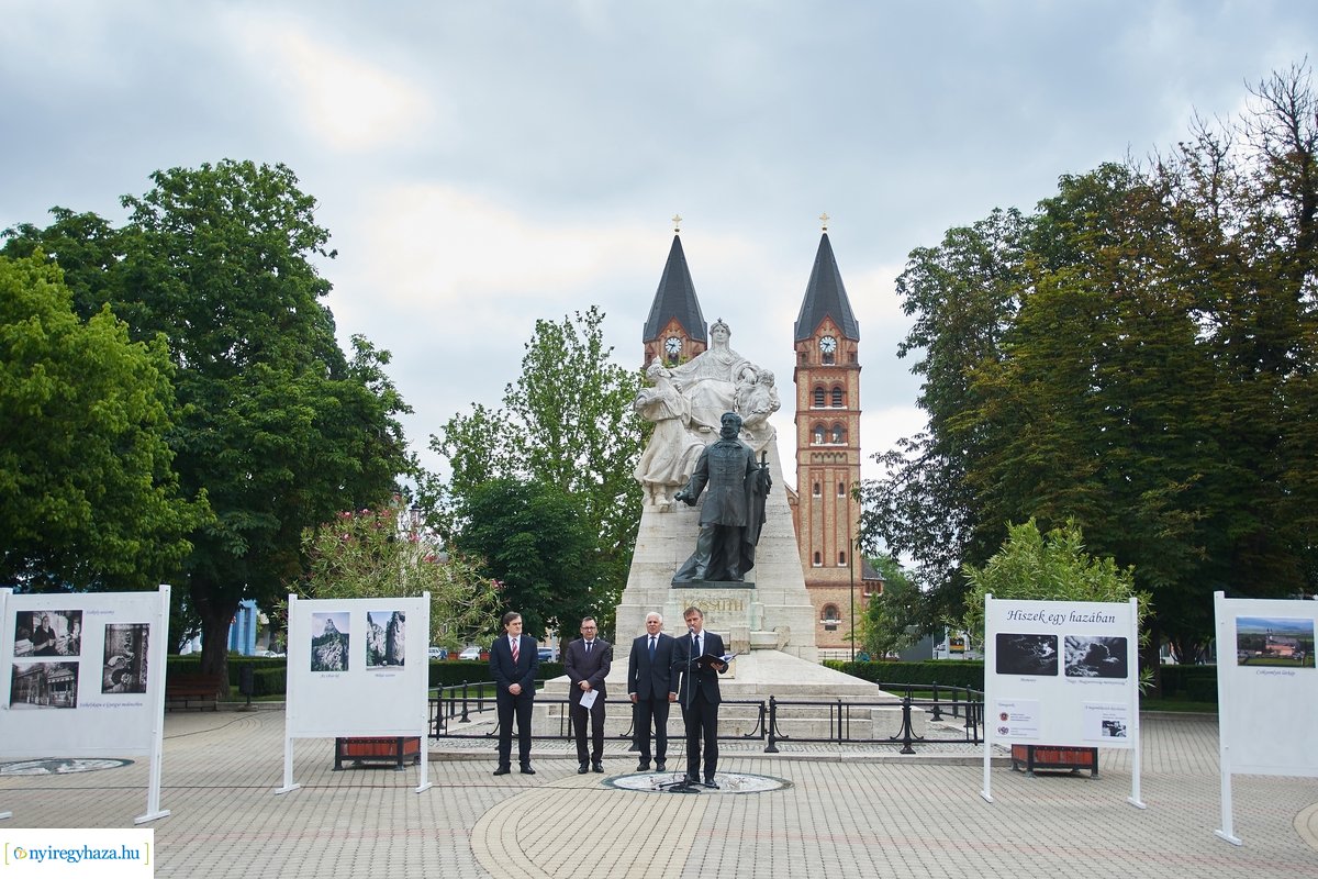 Nemzeti Összetartozás Napja 2020 - fotókiállítás megnyitó