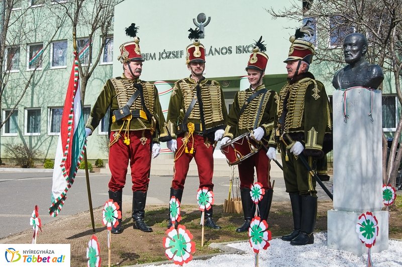 Nemzeti ünnepség a Bem iskolában