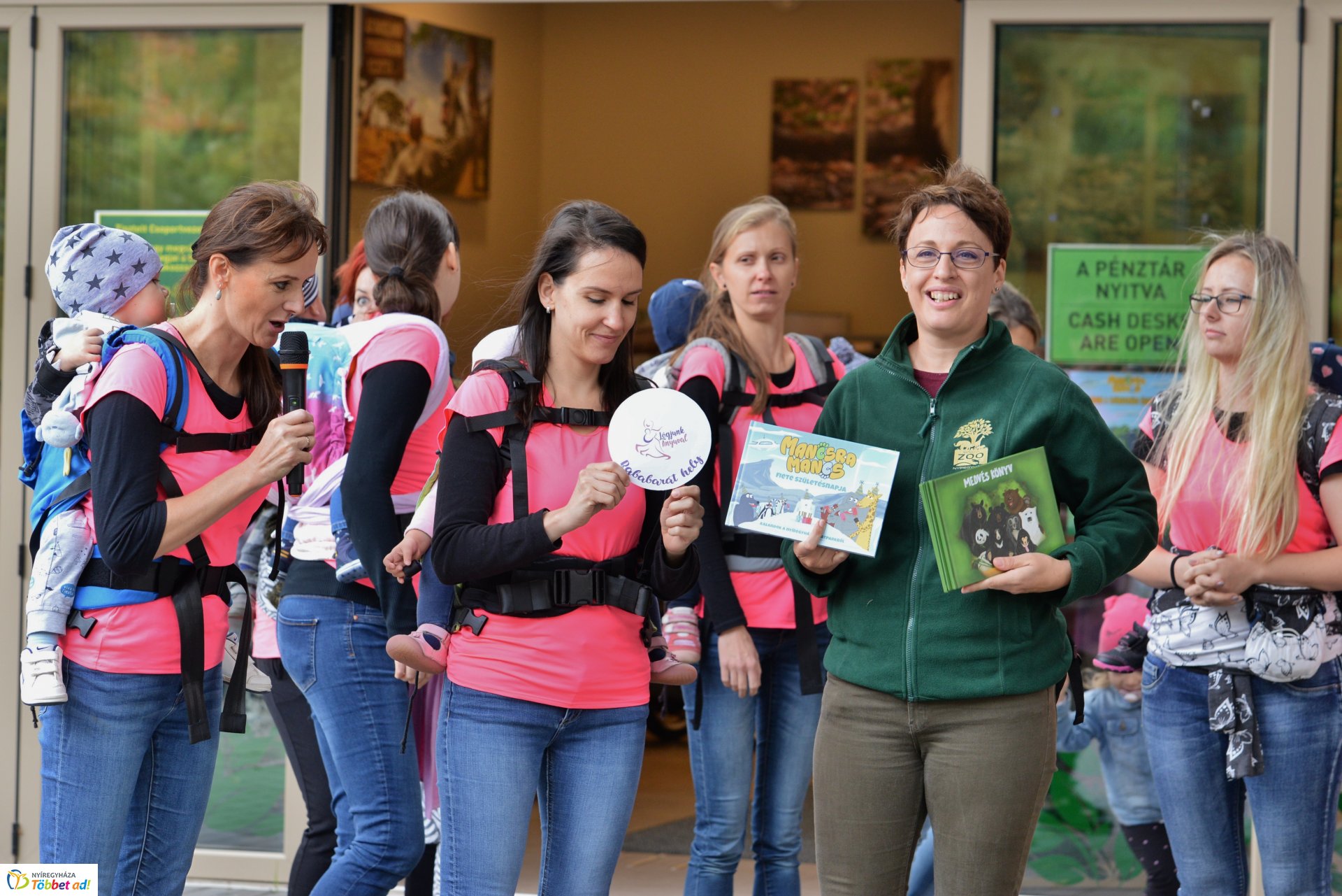 Nemzetközi Babahordozó hét megnyitó - Séta az Állatparkban