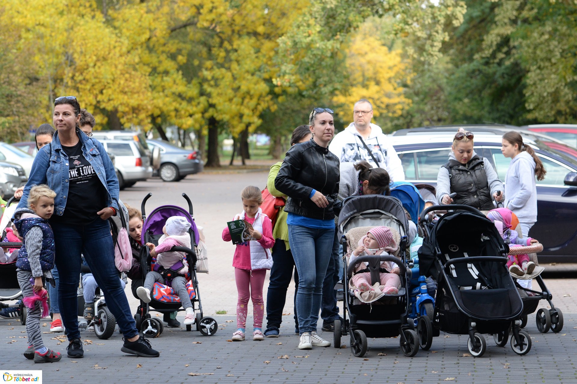 Nemzetközi Babahordozó hét megnyitó - Séta az Állatparkban