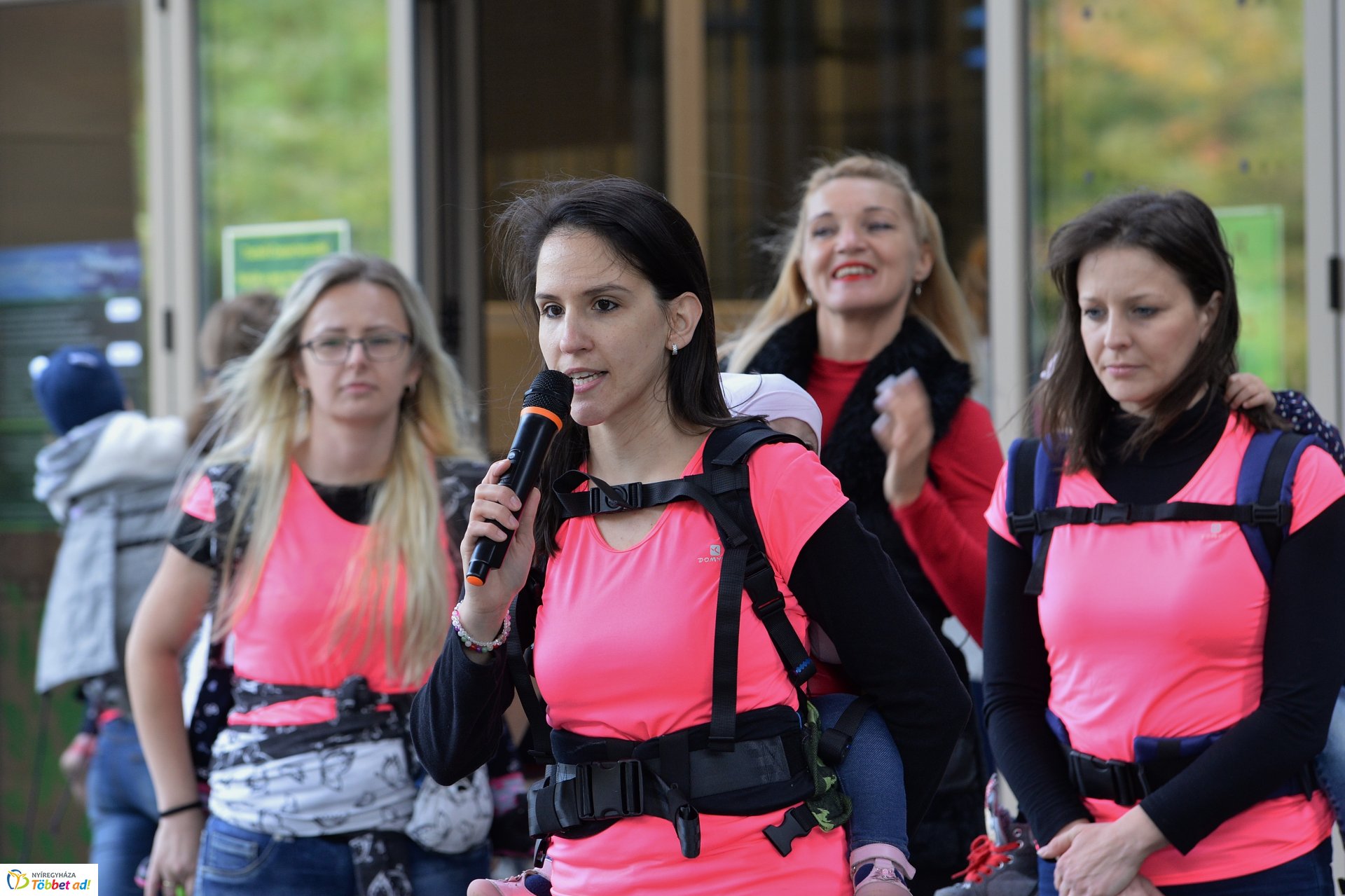 Nemzetközi Babahordozó hét megnyitó - Séta az Állatparkban