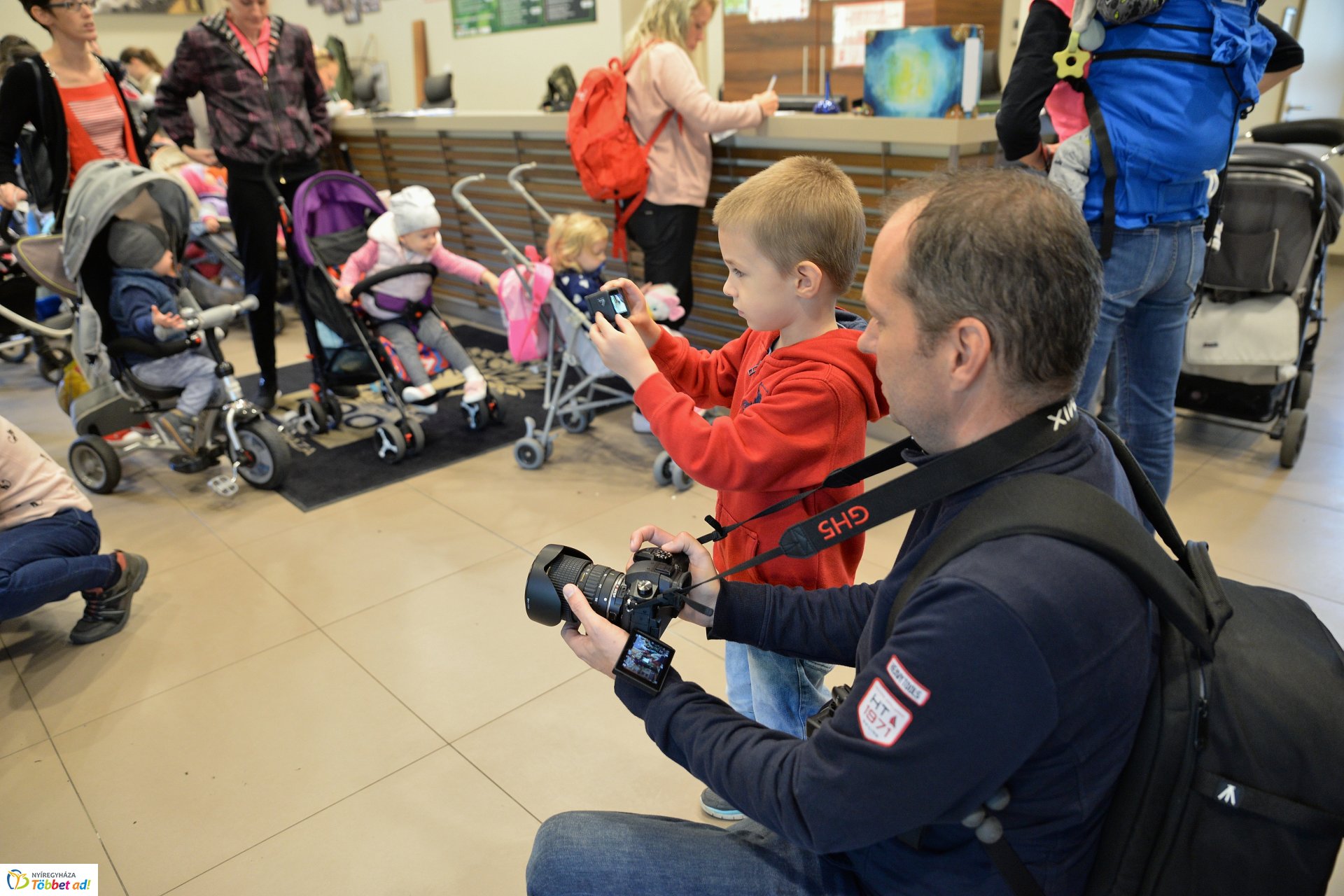 Nemzetközi Babahordozó hét megnyitó - Séta az Állatparkban