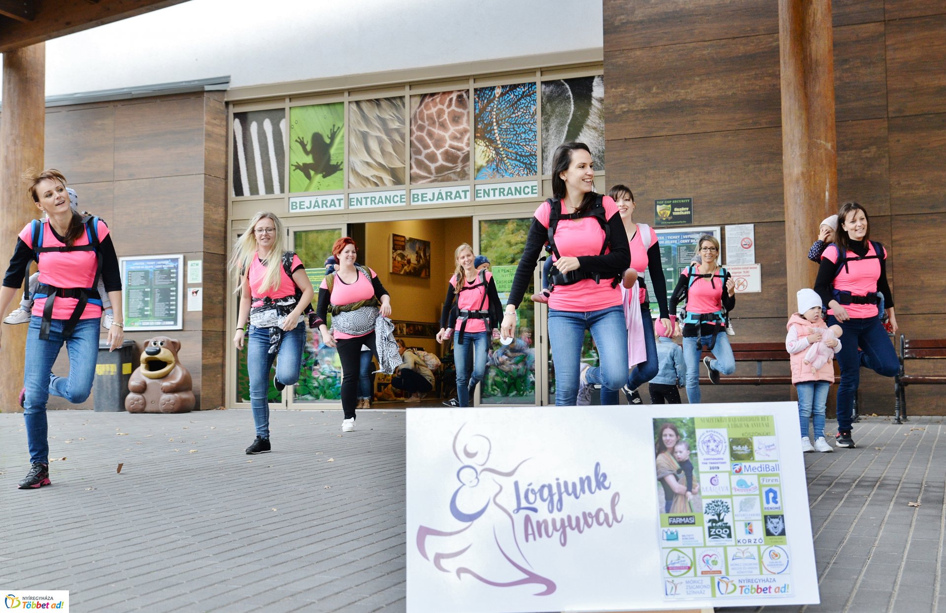 Nemzetközi Babahordozó hét megnyitó - Séta az Állatparkban