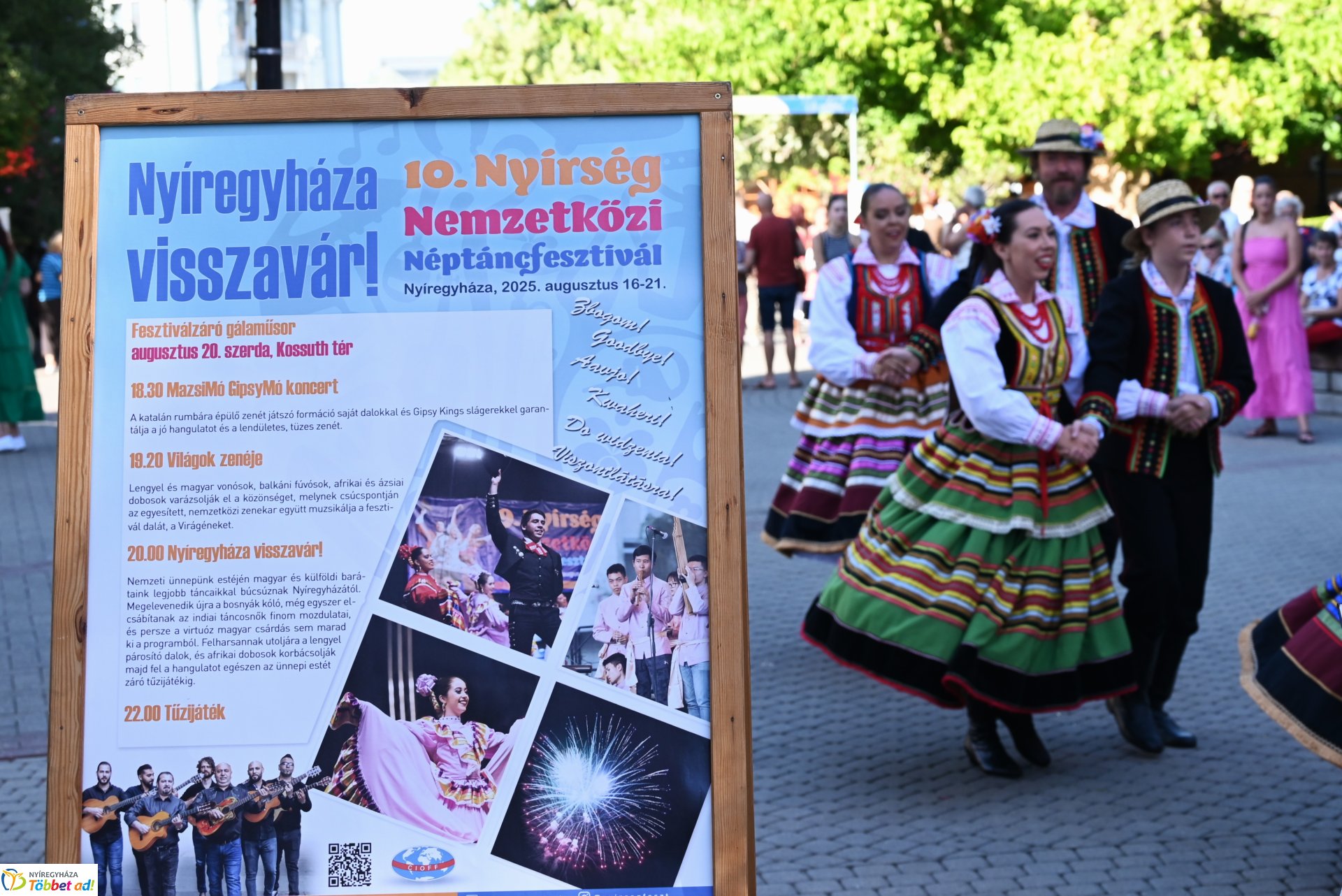 Néptánc a belvárosban