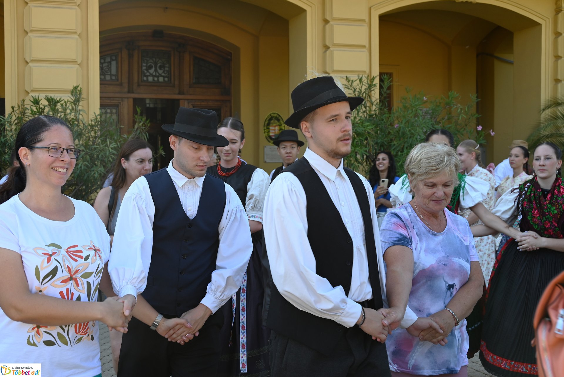 Néptánc a belvárosban