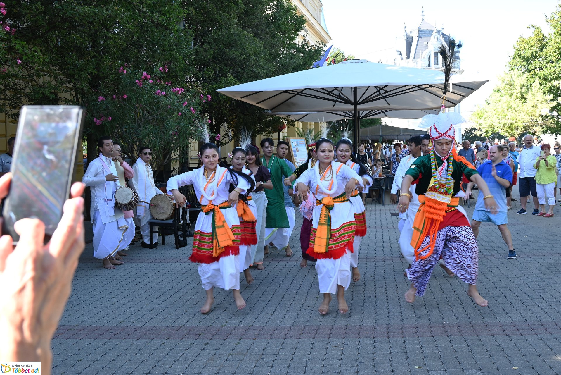 Néptánc a belvárosban