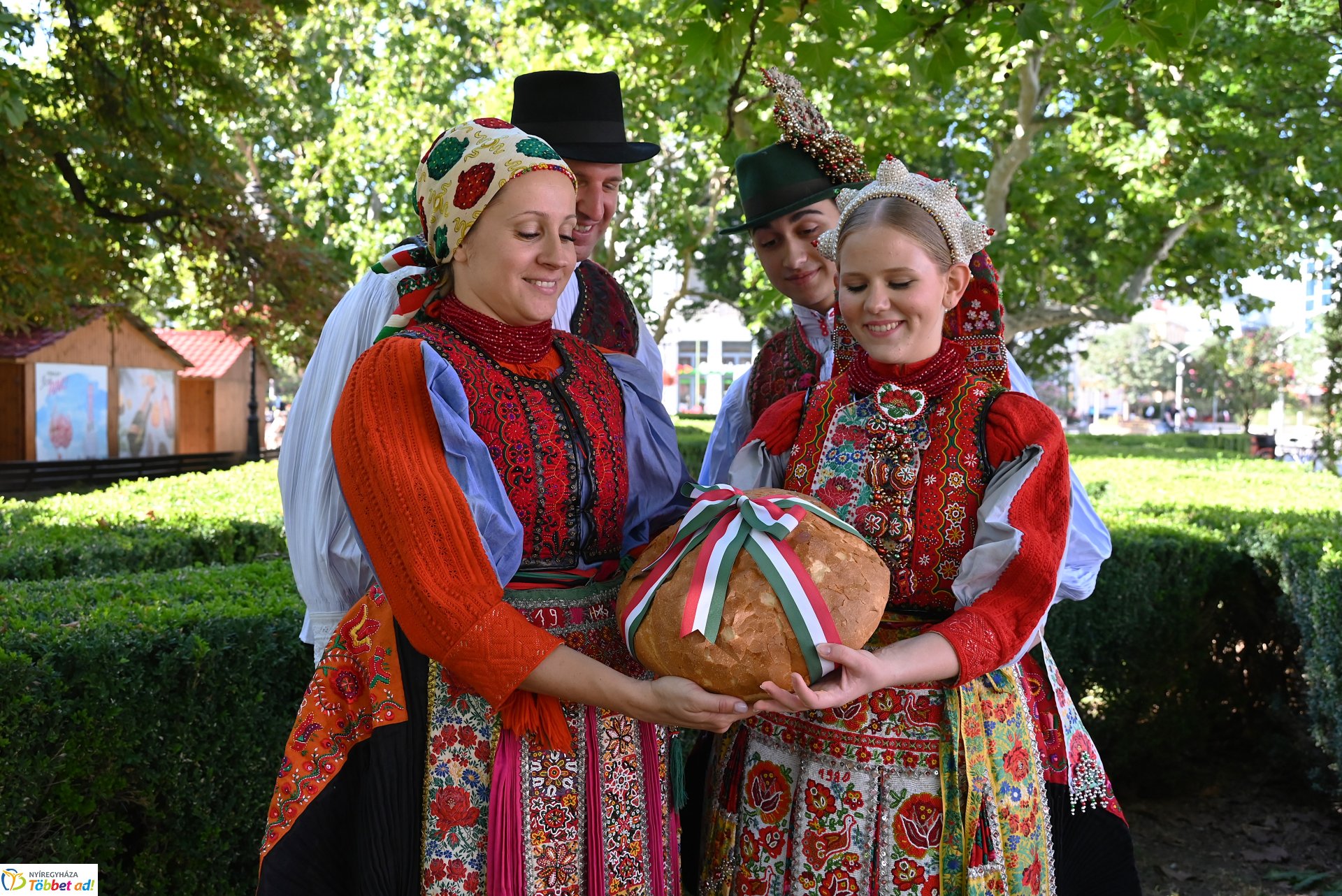 Néptánc a belvárosban