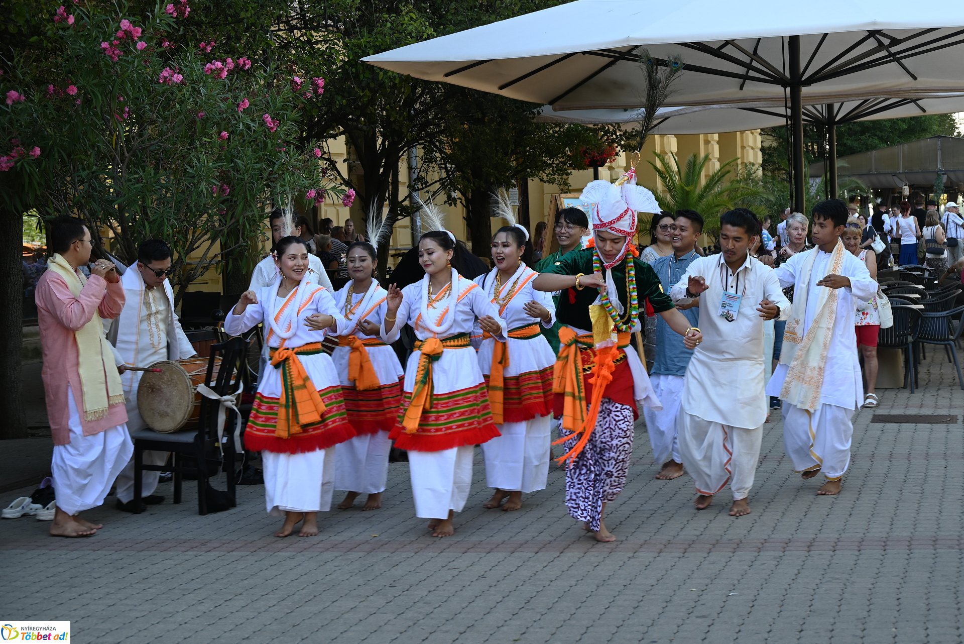 Néptánc a belvárosban