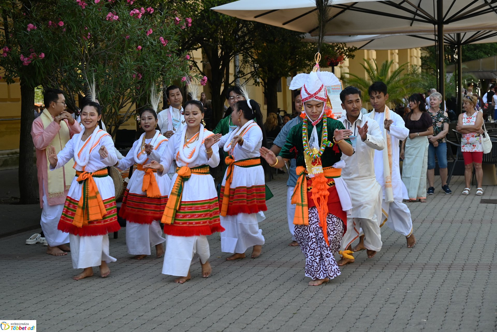 Néptánc a belvárosban