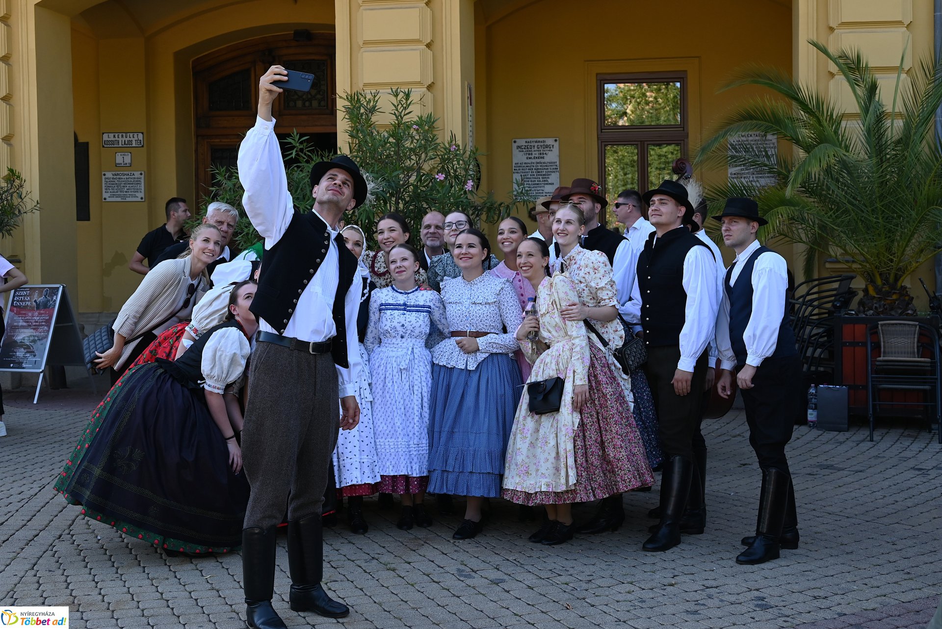 Néptánc a belvárosban