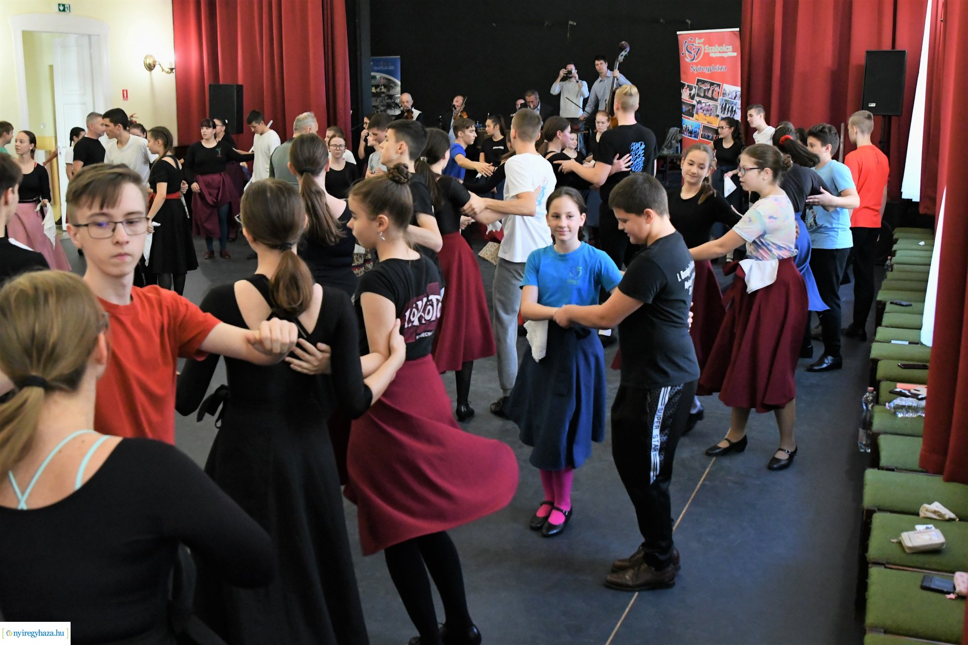 Néptáncos szakmai továbbképzés