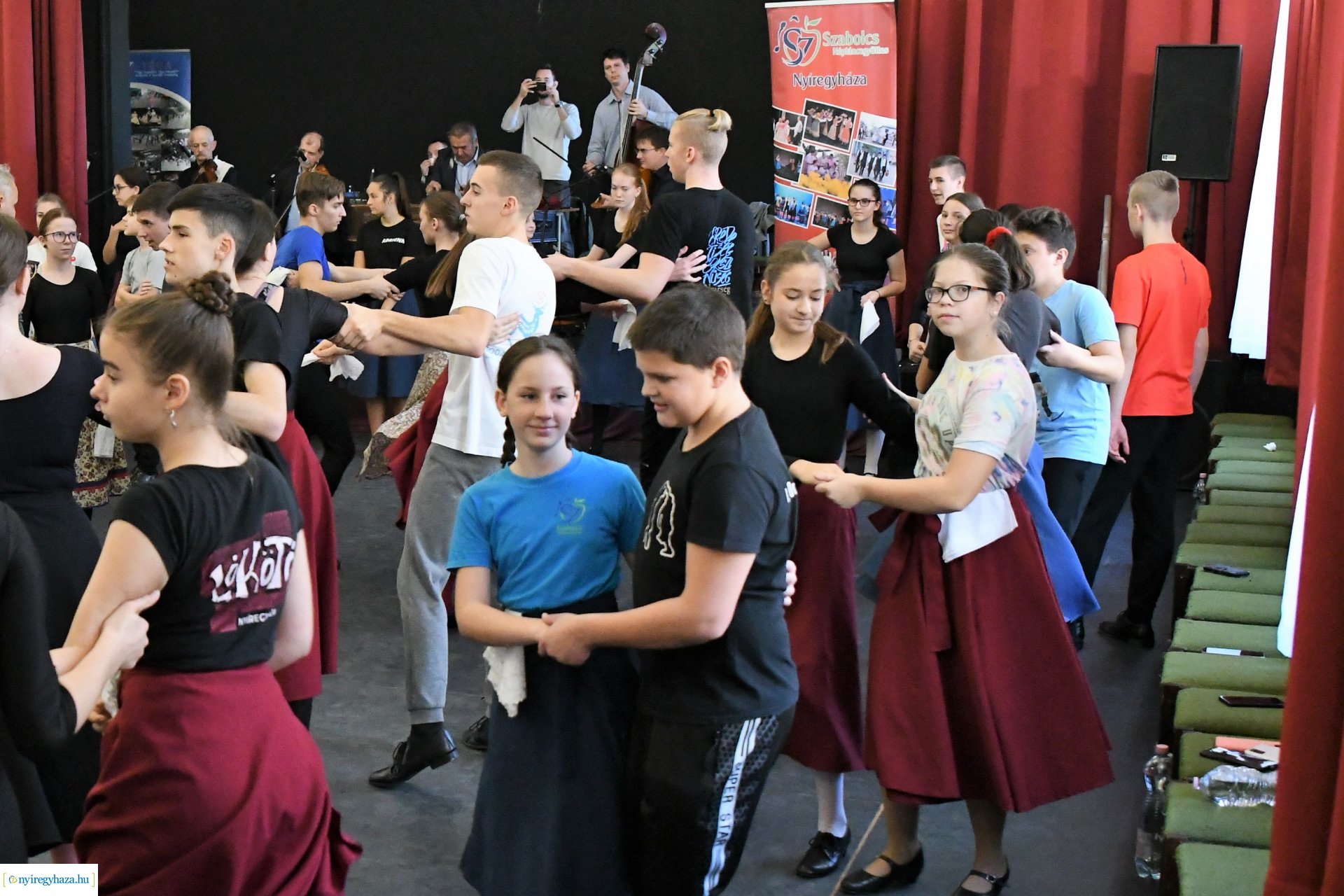 Néptáncos szakmai továbbképzés