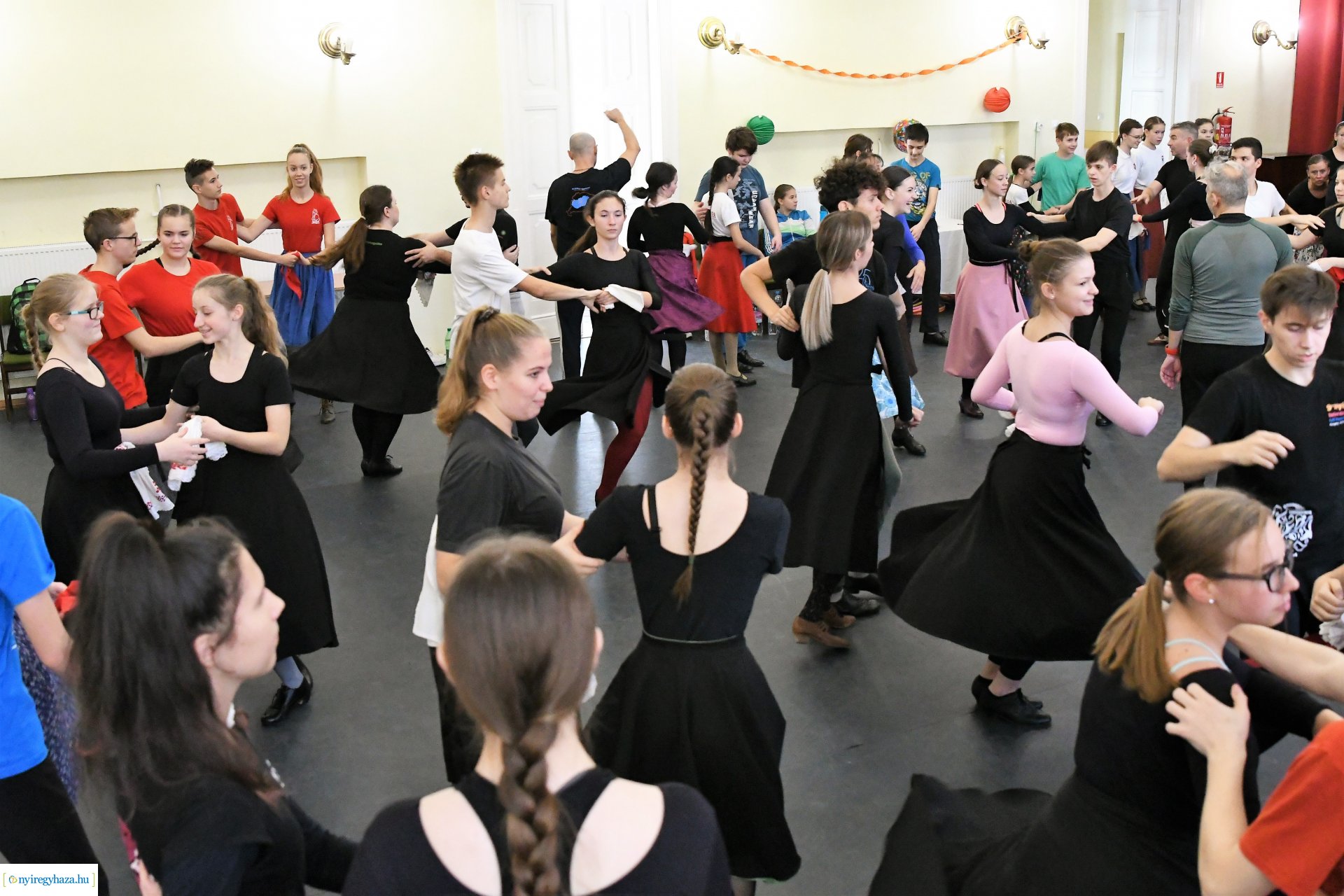 Néptáncos szakmai továbbképzés