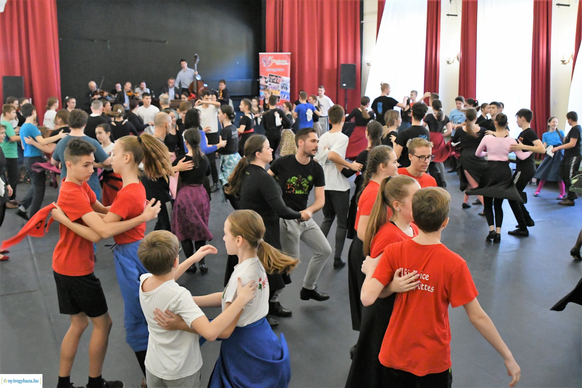 Néptáncos szakmai továbbképzés