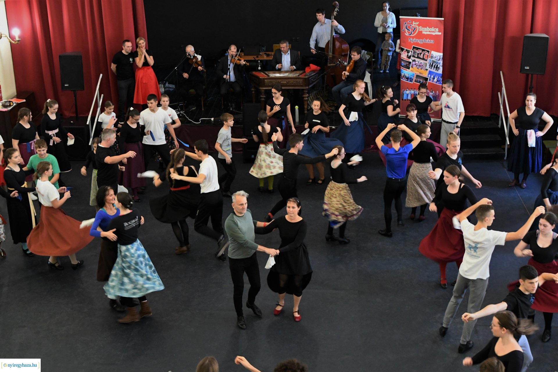 Néptáncos szakmai továbbképzés