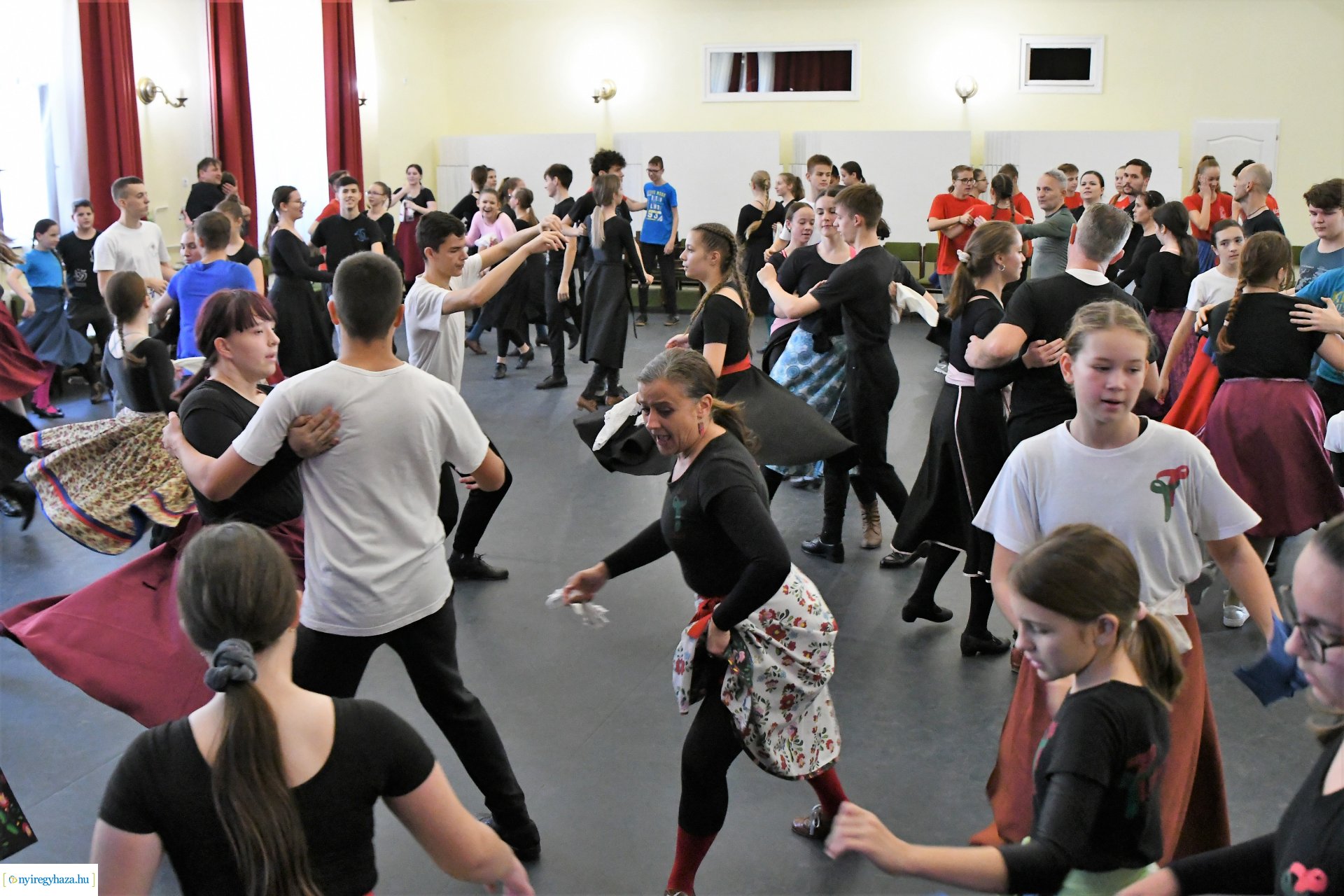 Néptáncos szakmai továbbképzés