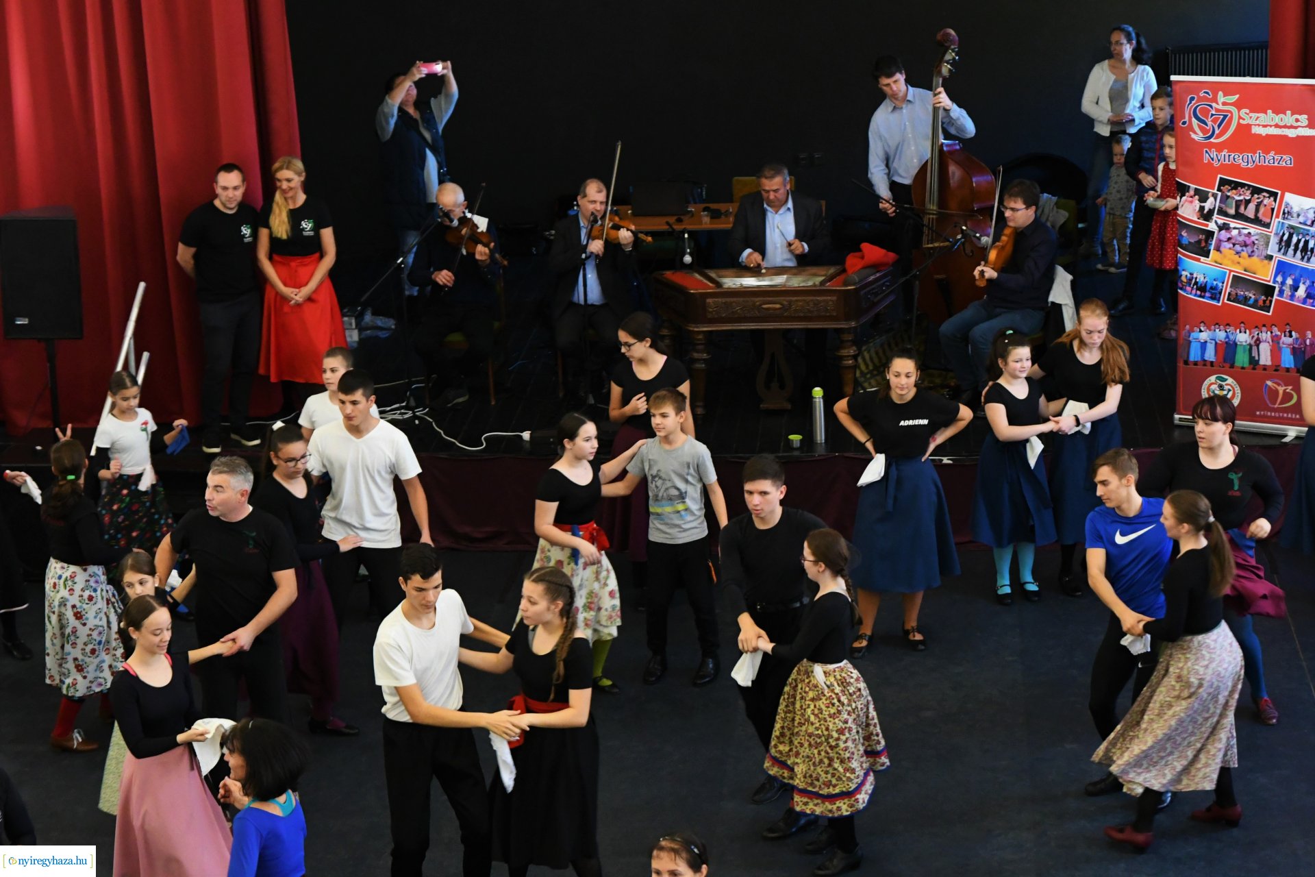 Néptáncos szakmai továbbképzés