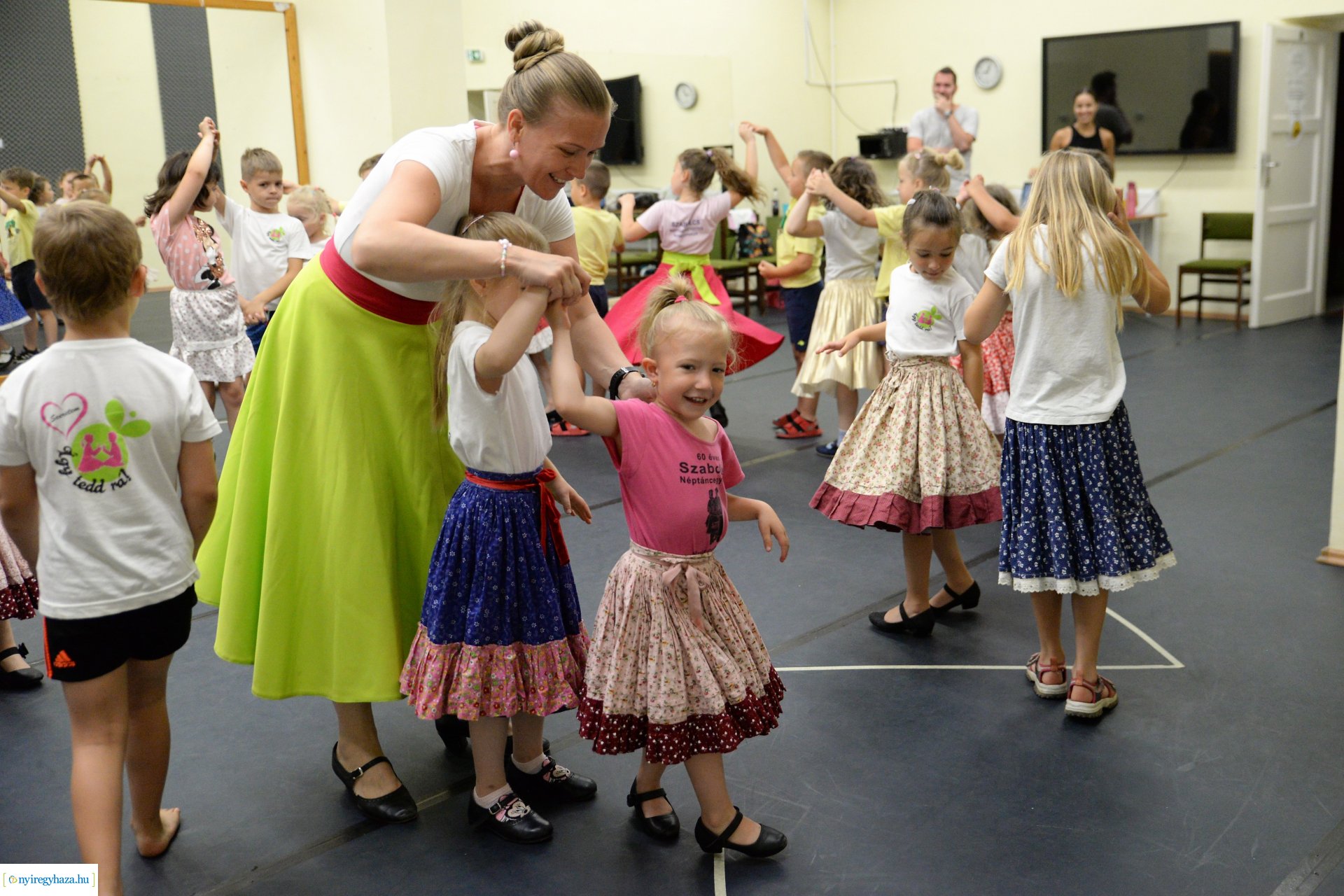 Néptánctábor a Kölyökvárban