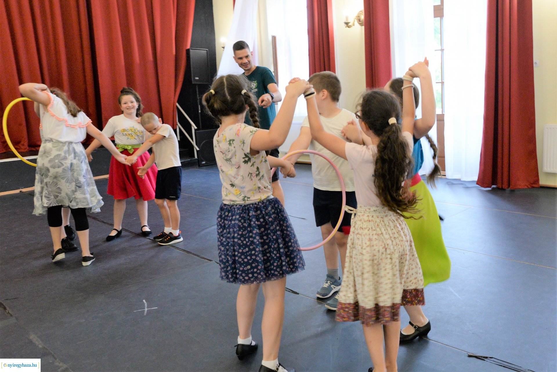 Néptánctábor a Kölyökvárban
