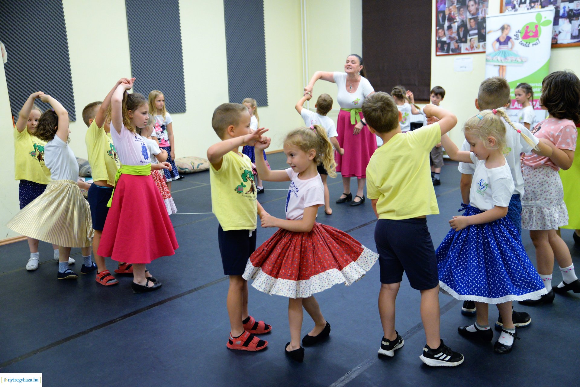 Néptánctábor a Kölyökvárban