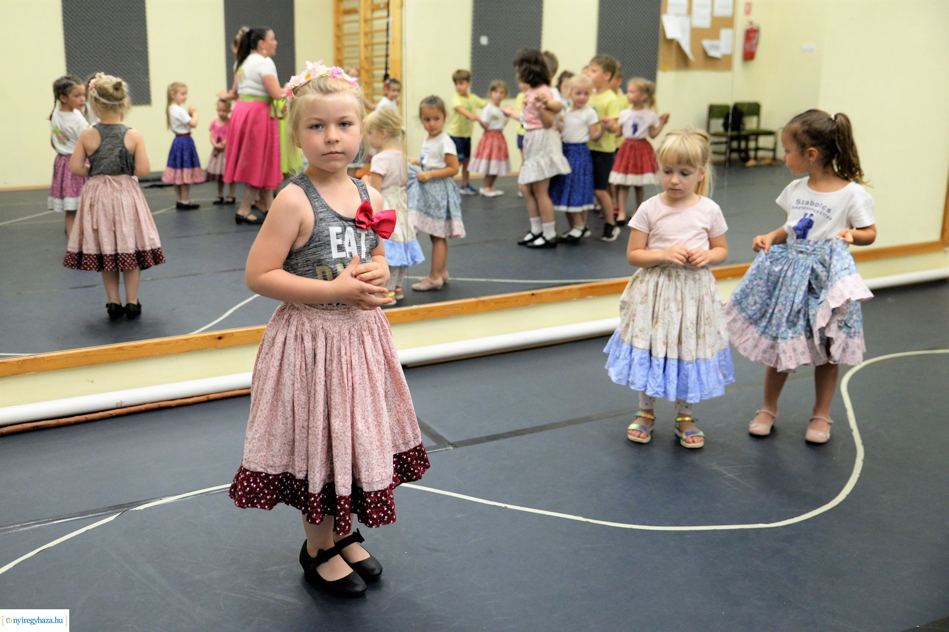 Néptánctábor a Kölyökvárban