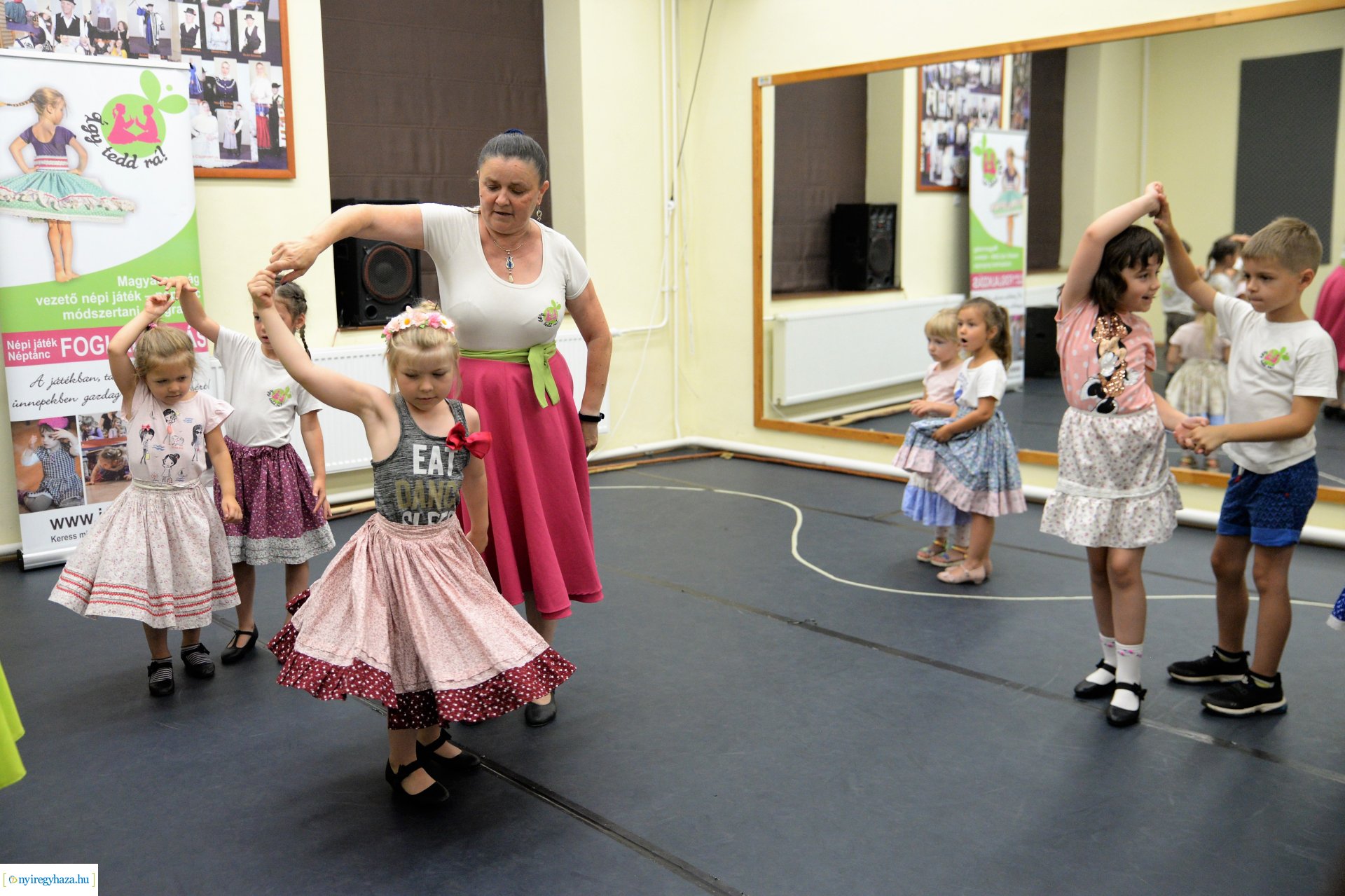 Néptánctábor a Kölyökvárban