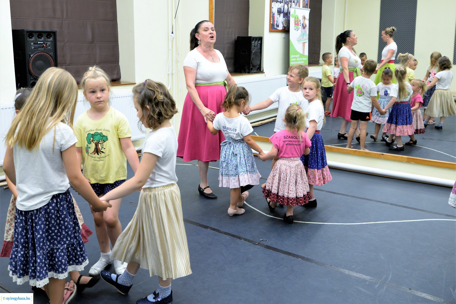 Néptánctábor a Kölyökvárban