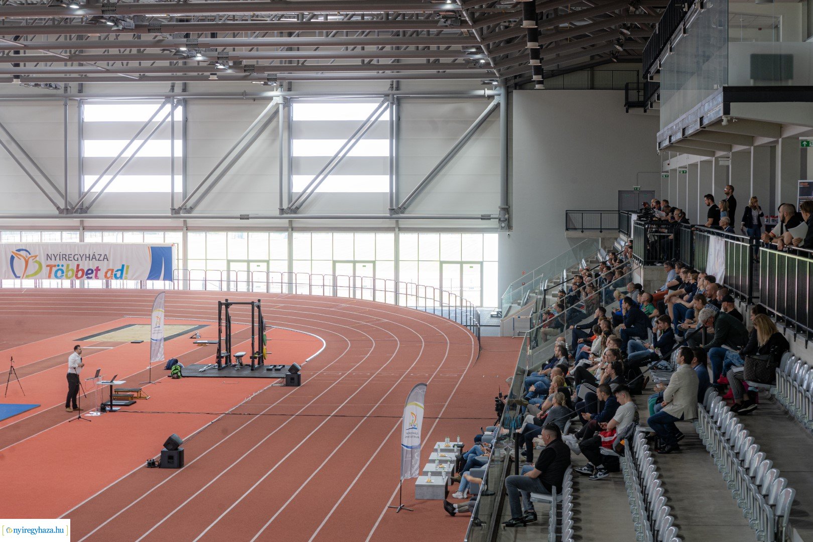 NET konferencia a Nyíregyházi Atlétkai Centrumban