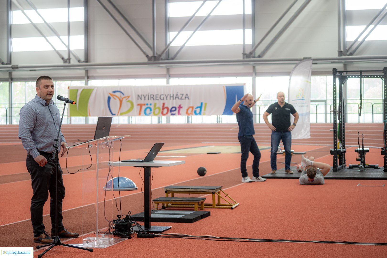 NET konferencia a Nyíregyházi Atlétkai Centrumban