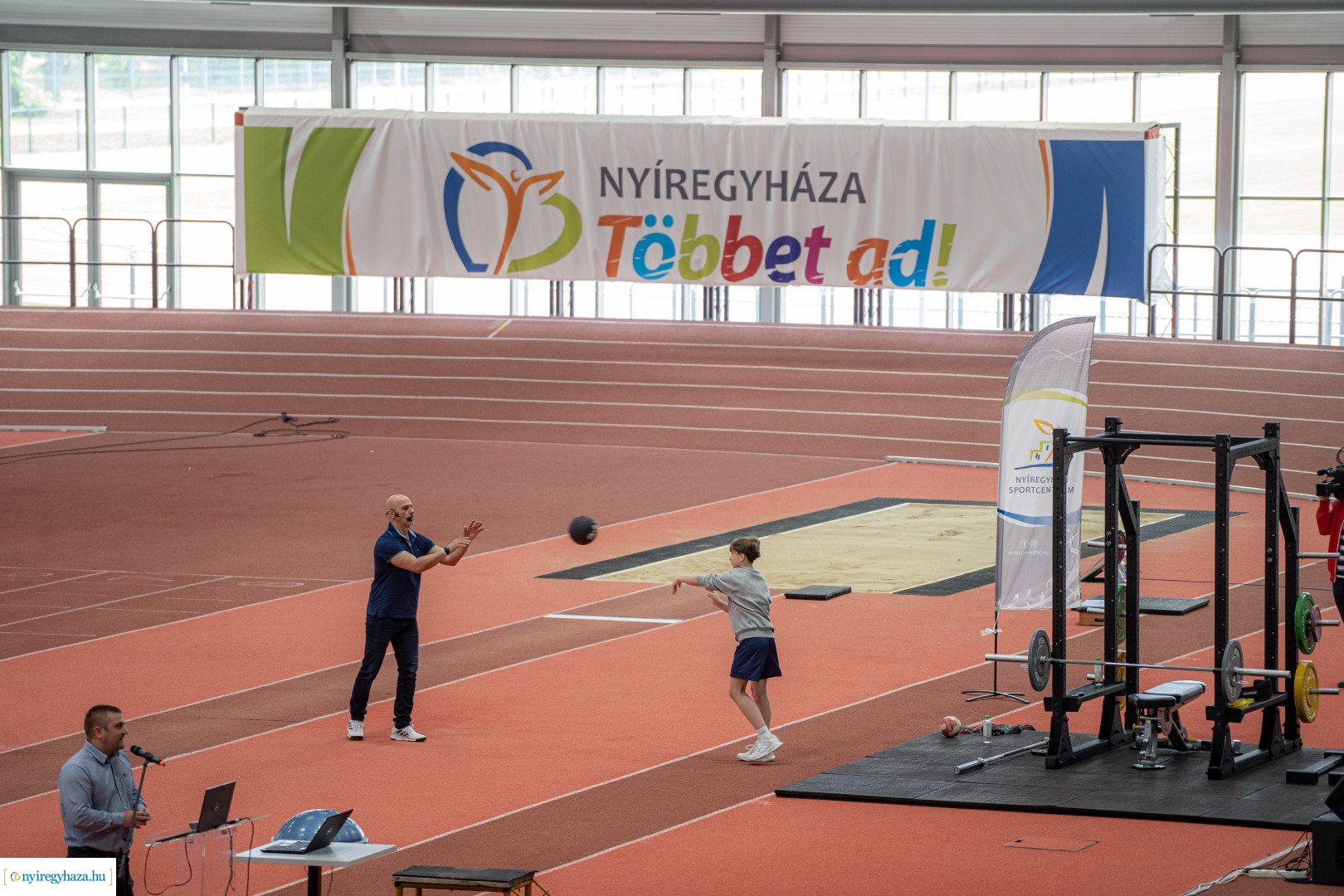 NET konferencia a Nyíregyházi Atlétkai Centrumban