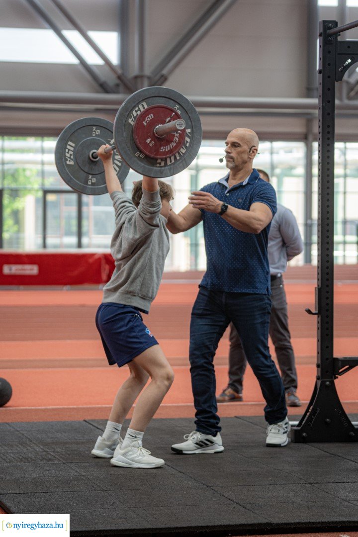NET konferencia a Nyíregyházi Atlétkai Centrumban