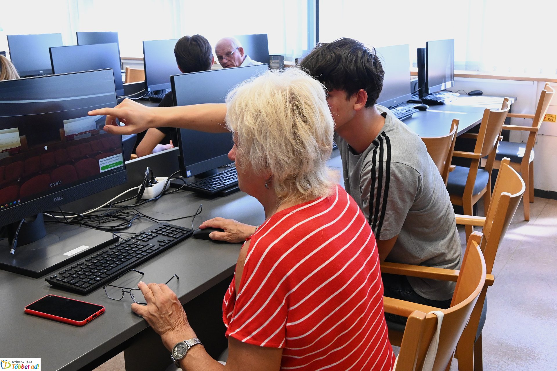 Netrevalók-digitális tuning idősebbeknek