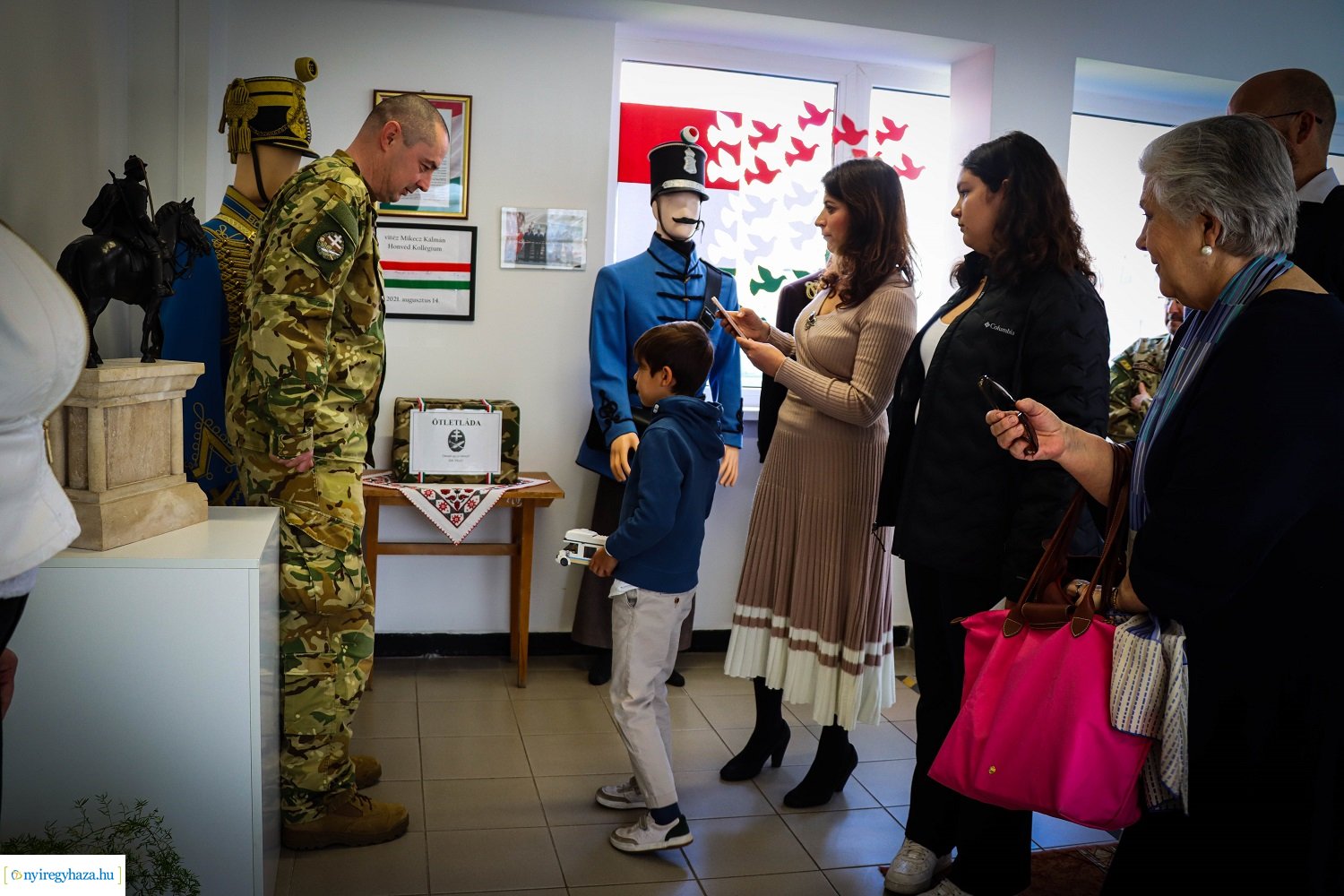 Névadójának családja tett látogatást a területvédelmi ezrednél
