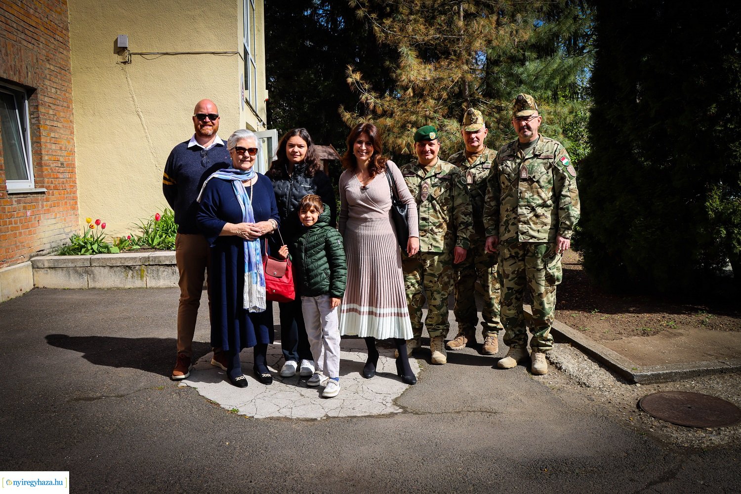 Névadójának családja tett látogatást a területvédelmi ezrednél