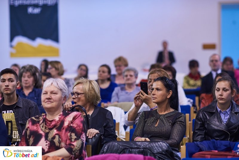 Nevelőszülői kampány