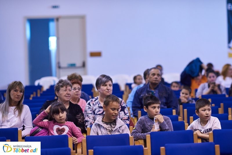 Nevelőszülői kampány