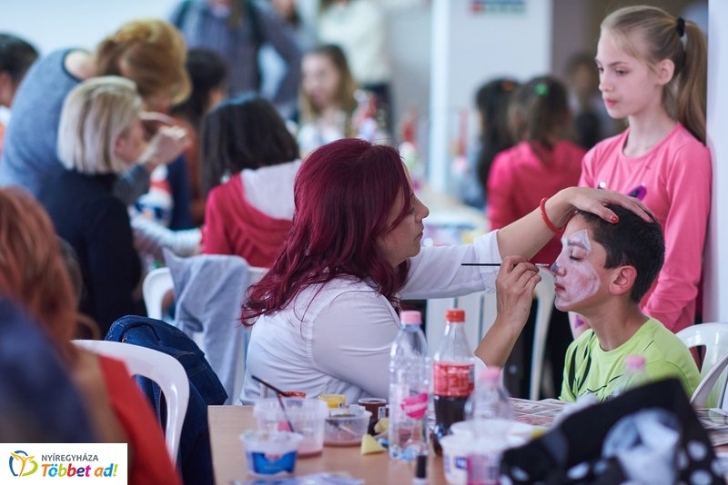 Nevelőszülői kampány