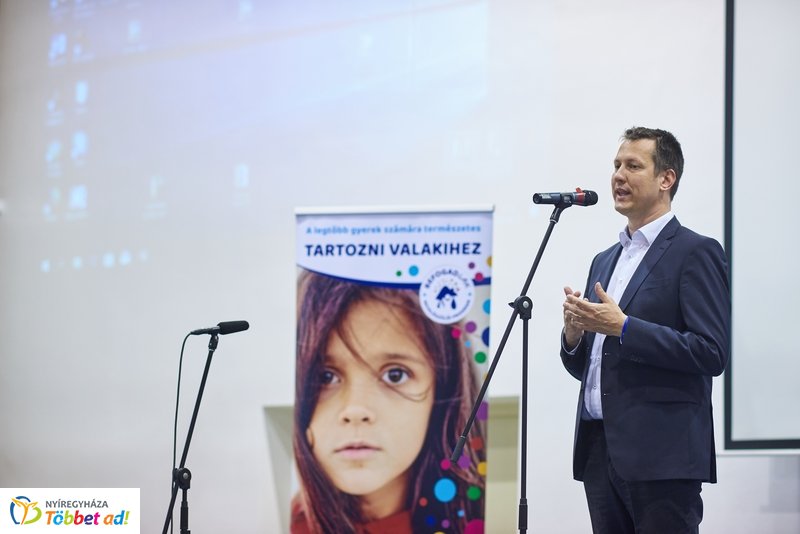 Nevelőszülői kampány