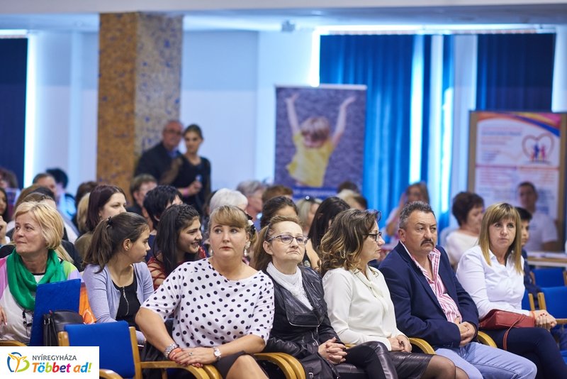 Nevelőszülői kampány