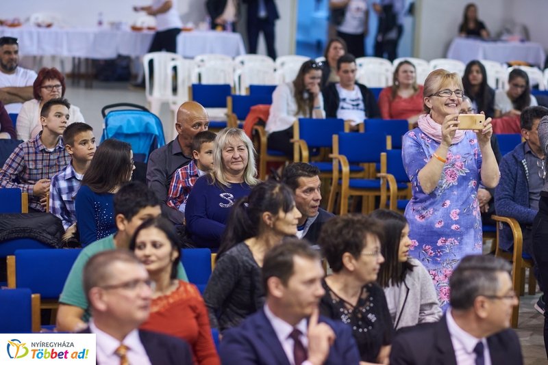 Nevelőszülői kampány