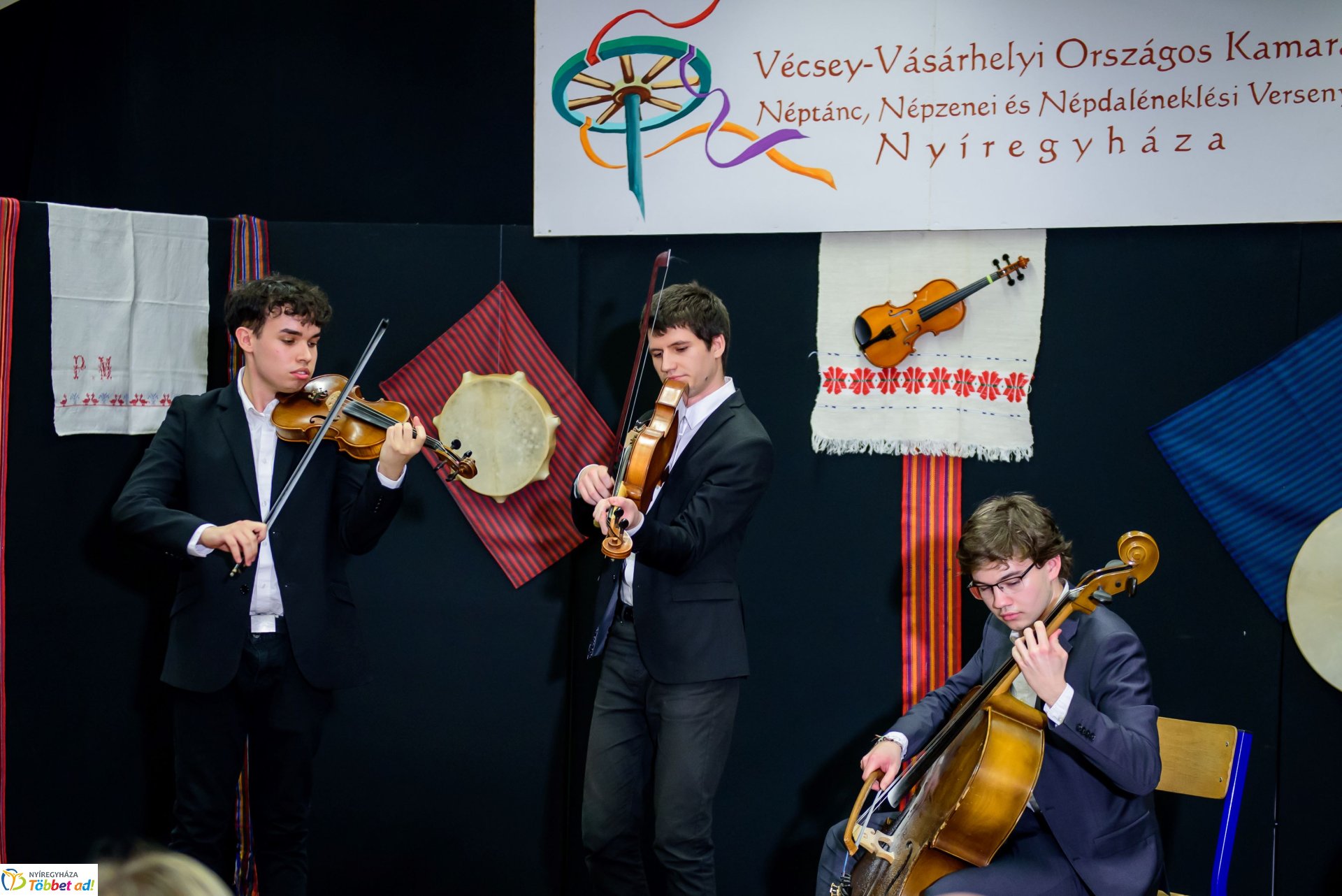Nézze meg kik nyertek a Vécsey-Vásárhelyi Országos Kamara Néptánc, Népzenei és Népdaléneklési Versenyen!