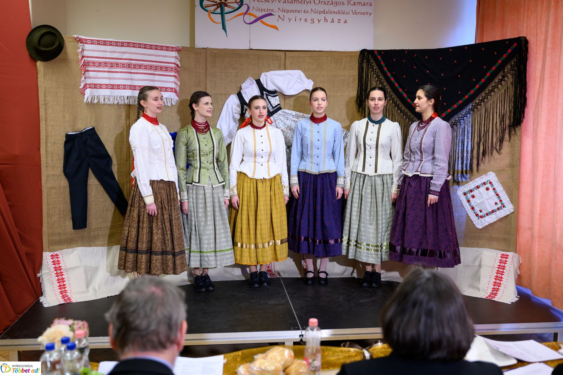Nézze meg kik nyertek a Vécsey-Vásárhelyi Országos Kamara Néptánc, Népzenei és Népdaléneklési Versenyen!
