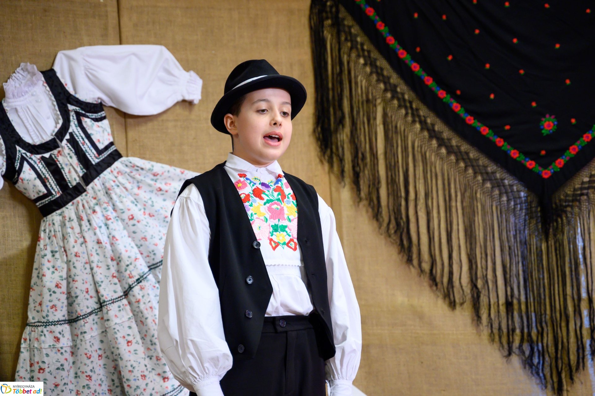 Nézze meg kik nyertek a Vécsey-Vásárhelyi Országos Kamara Néptánc, Népzenei és Népdaléneklési Versenyen!