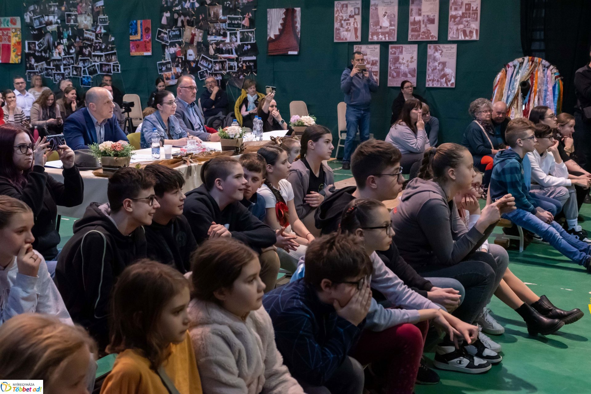 Nézze meg kik nyertek a Vécsey-Vásárhelyi Országos Kamara Néptánc, Népzenei és Népdaléneklési Versenyen!