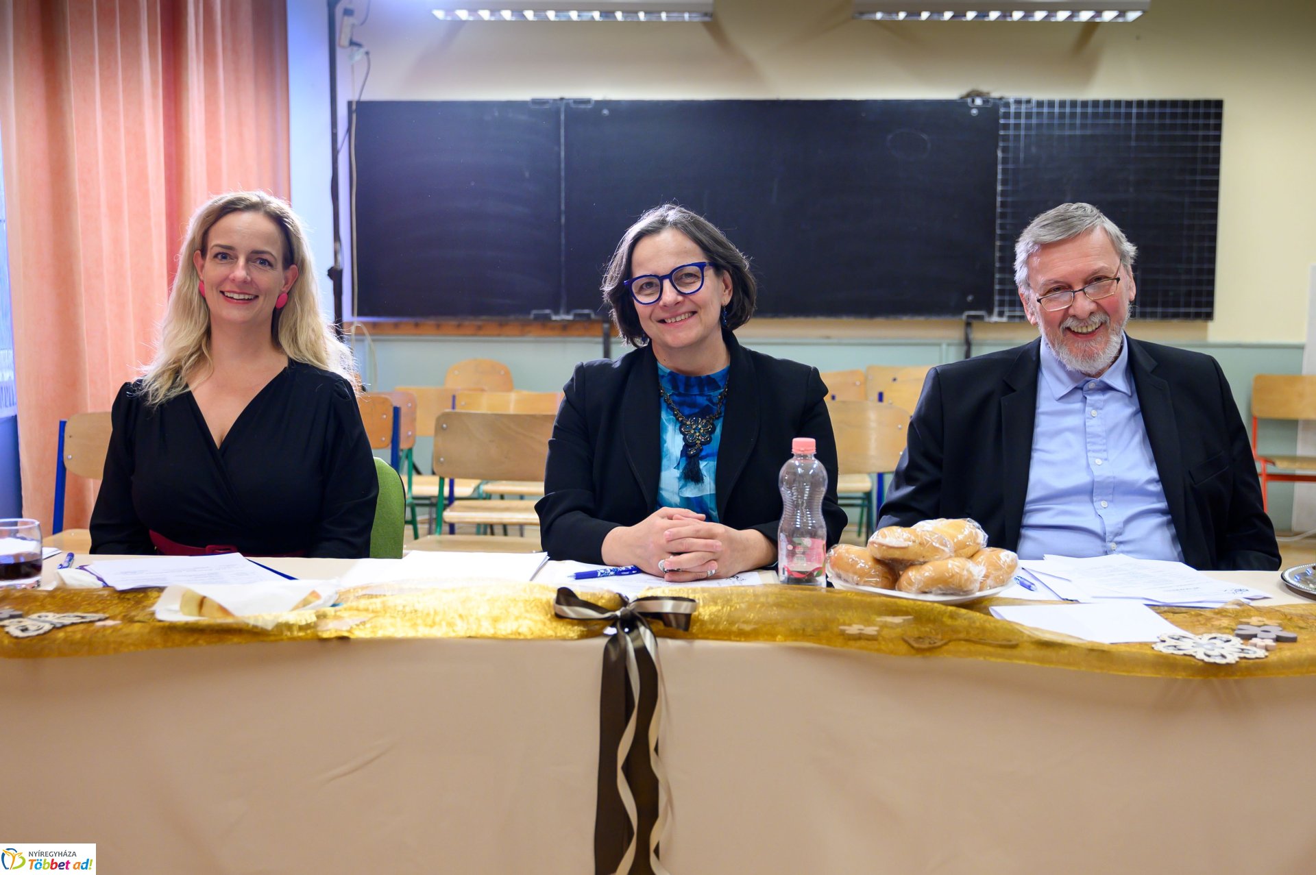 Nézze meg kik nyertek a Vécsey-Vásárhelyi Országos Kamara Néptánc, Népzenei és Népdaléneklési Versenyen!