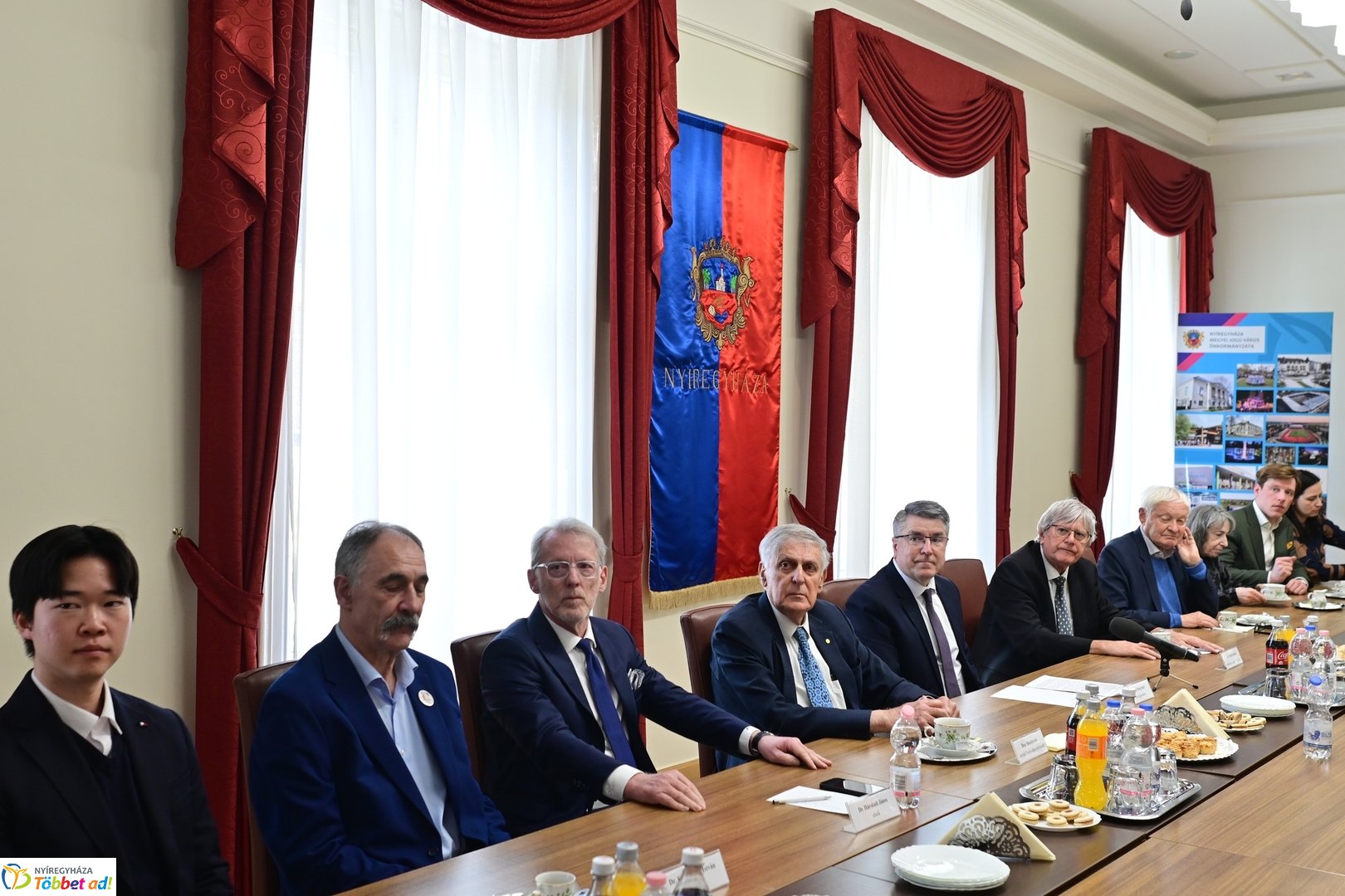 Nobel-díjasok látogatása Nyíregyházán 2025 áprilisában