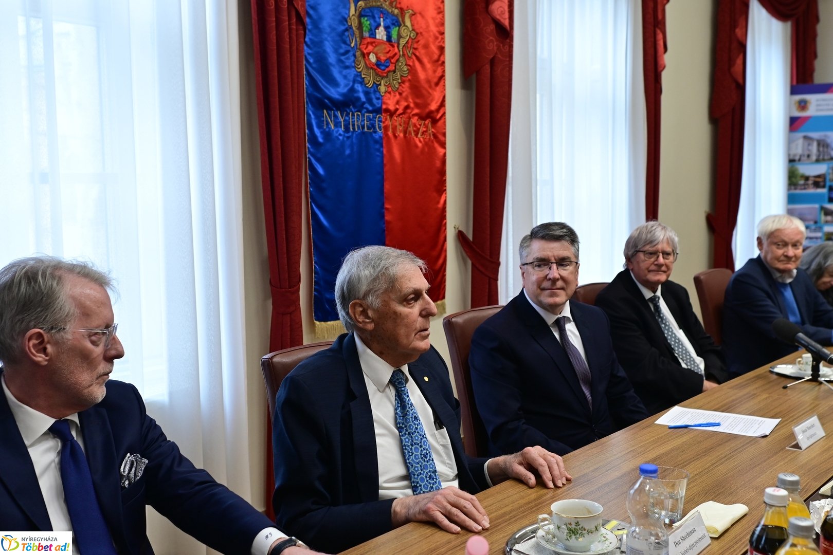 Nobel-díjasok látogatása Nyíregyházán 2025 áprilisában