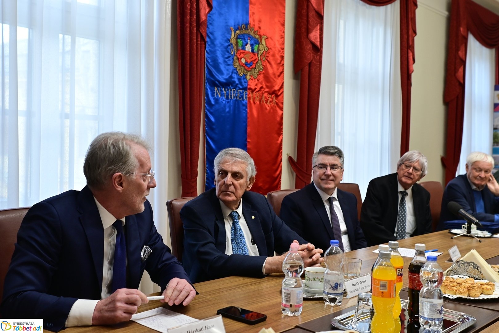 Nobel-díjasok látogatása Nyíregyházán 2025 áprilisában