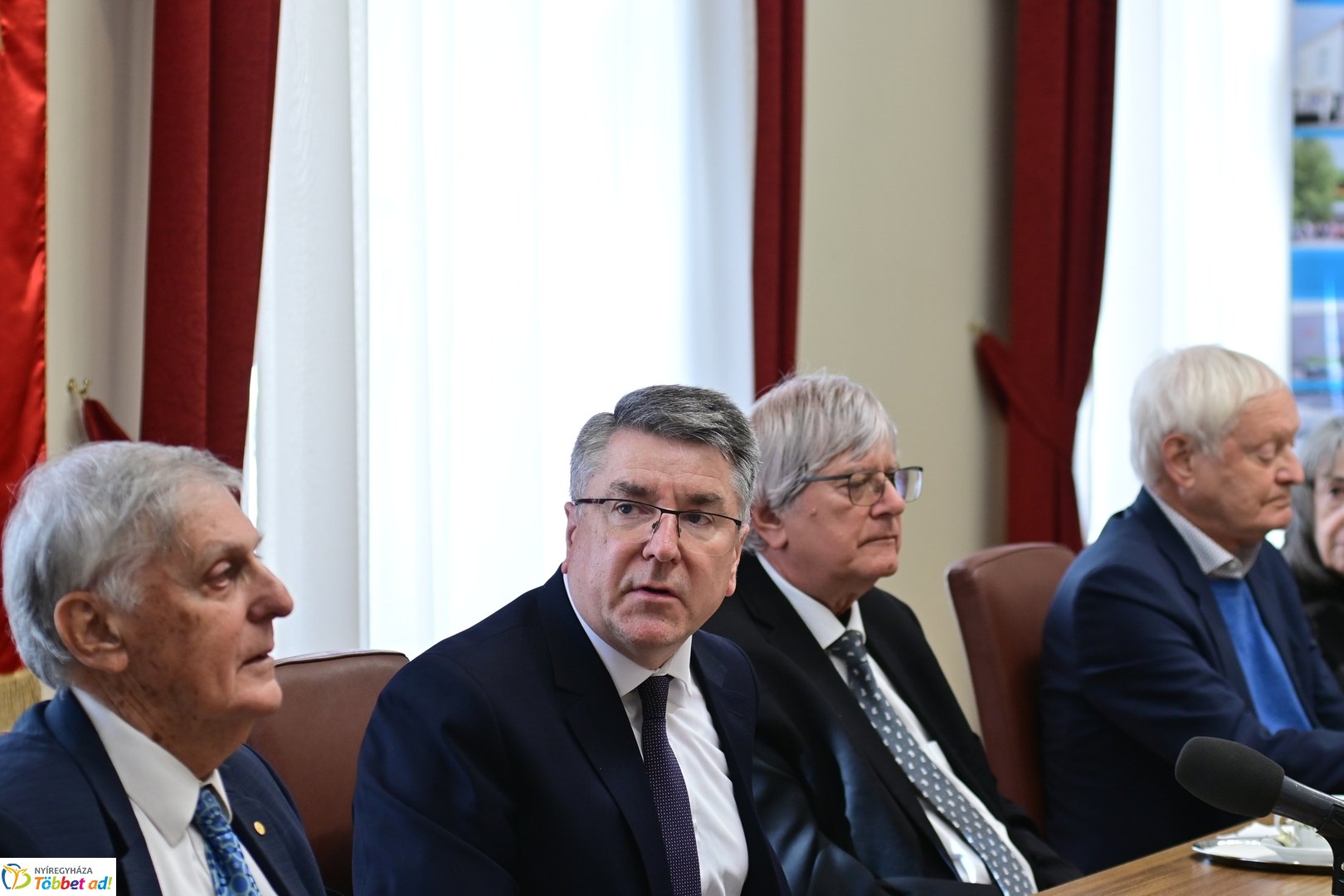 Nobel-díjasok látogatása Nyíregyházán 2025 áprilisában