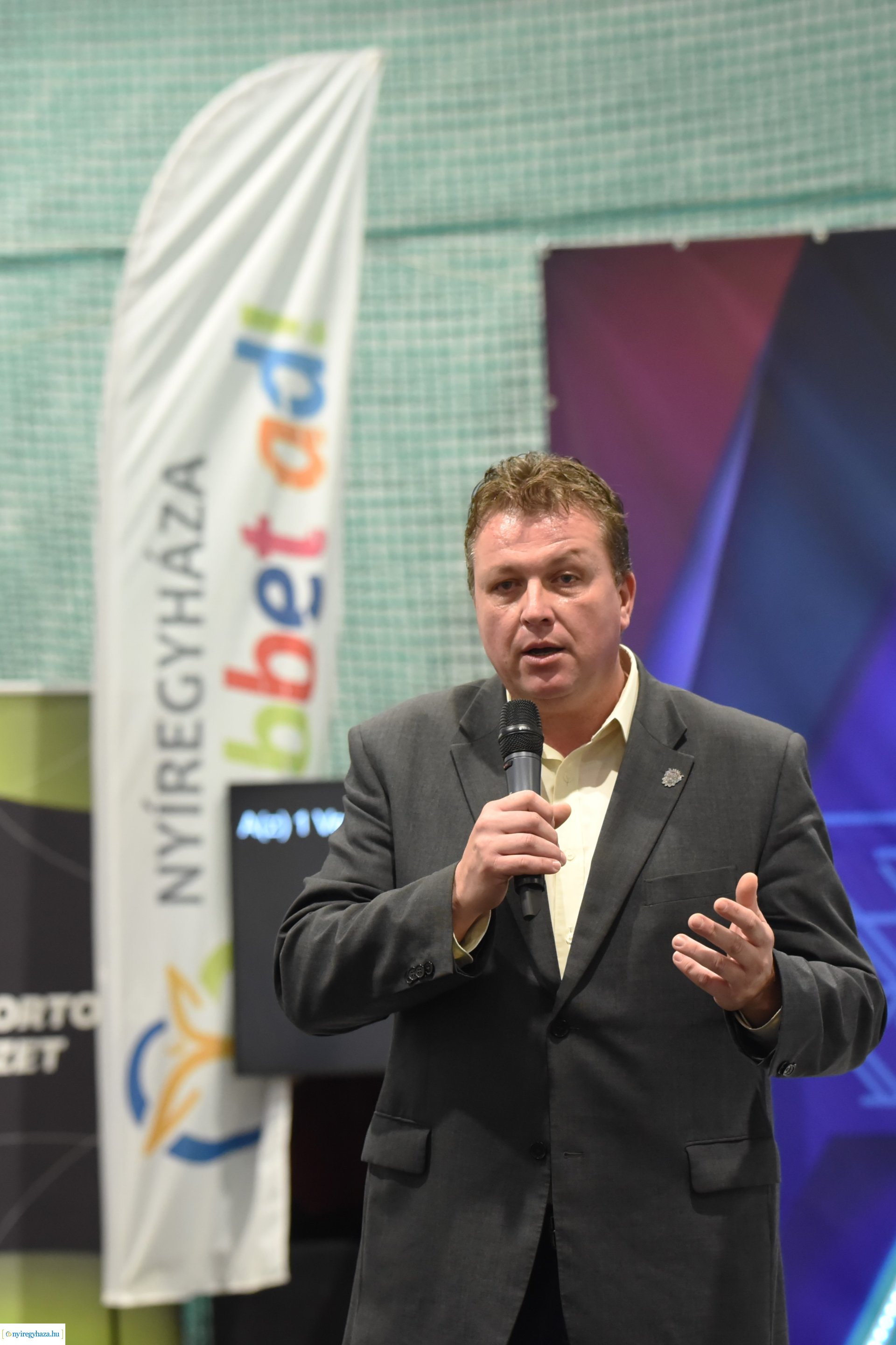 Női Felnőtt Súlyemelő Országos Bajnokságot az Atlétikai Centrumban